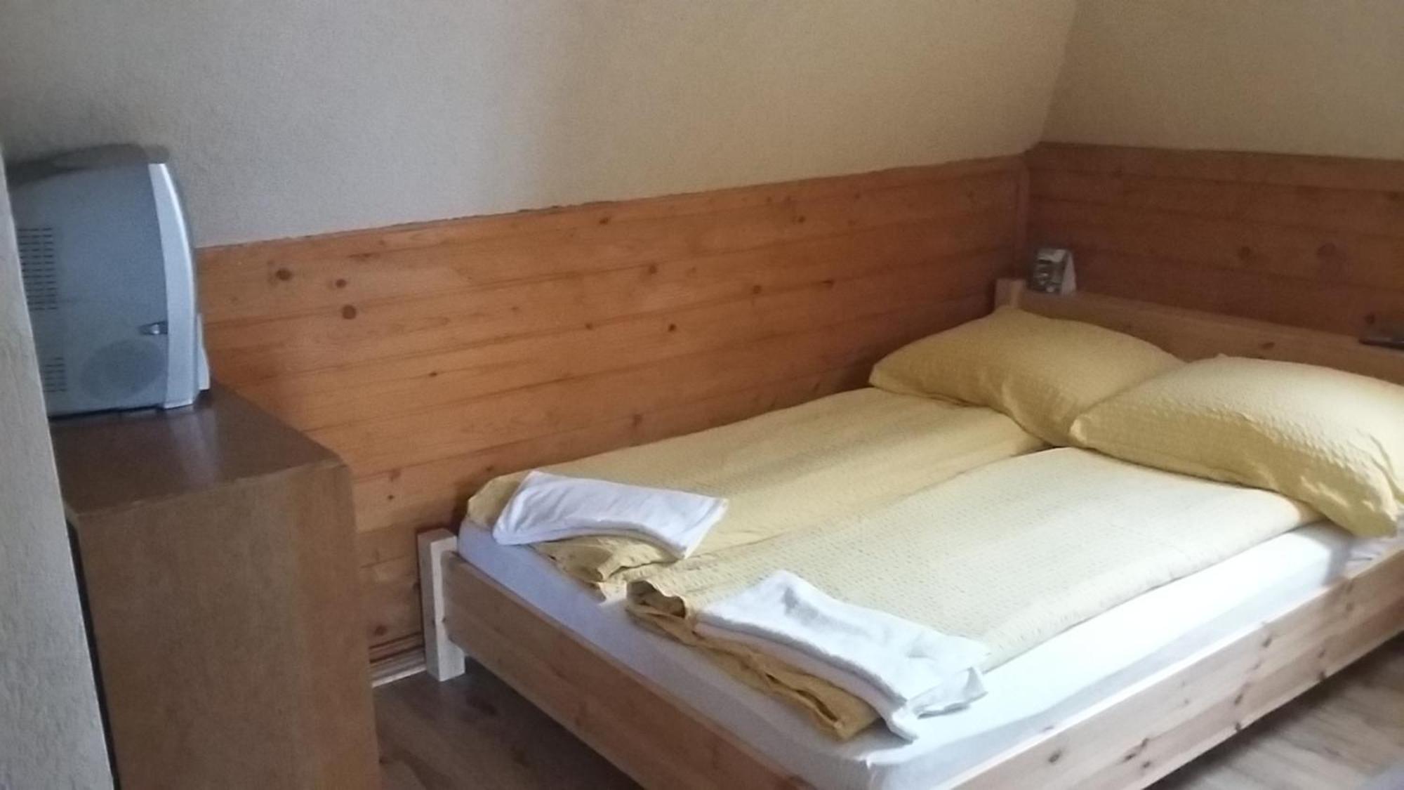 Emilia Vendeghaz Hotell Ciumani Rom bilde